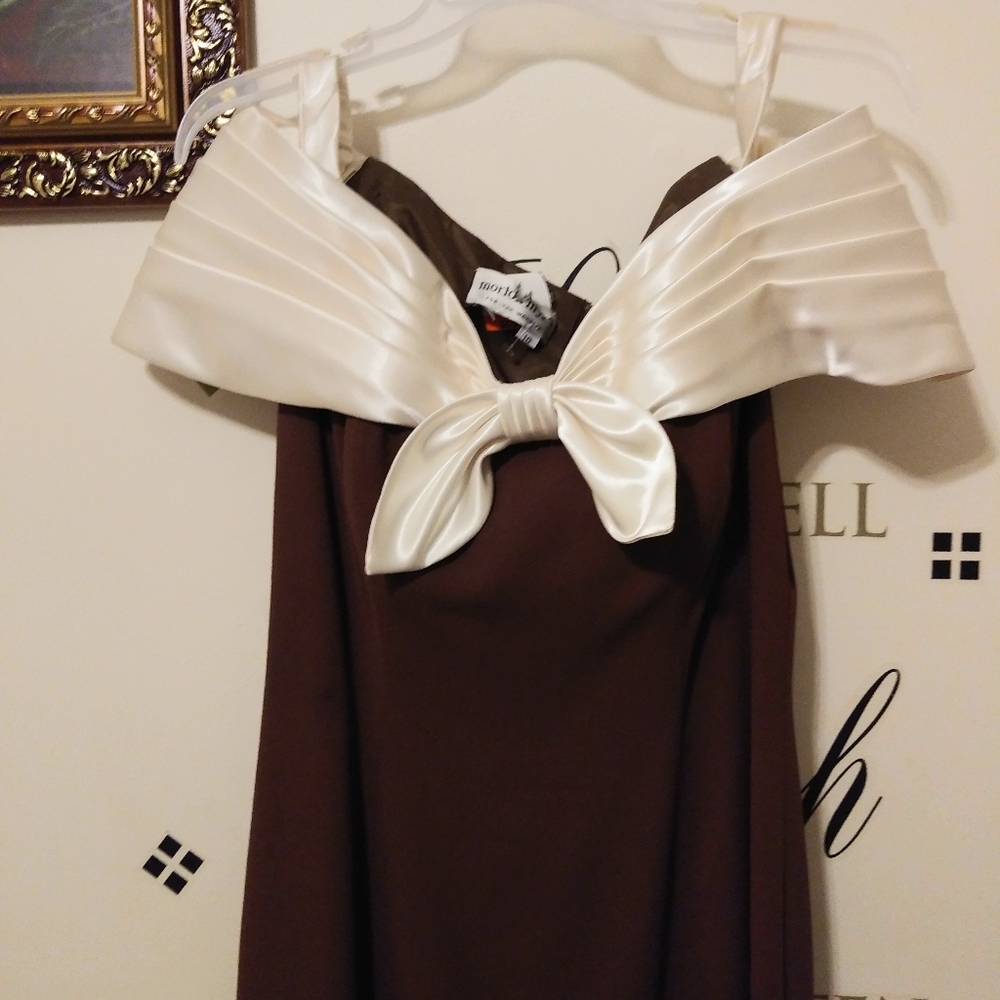Dress - Picture 2 of 4